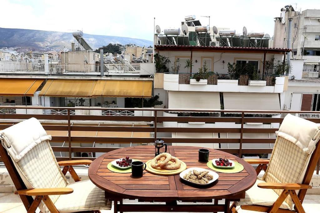 Fly Me To The Moon! Apartment Athens Exterior photo